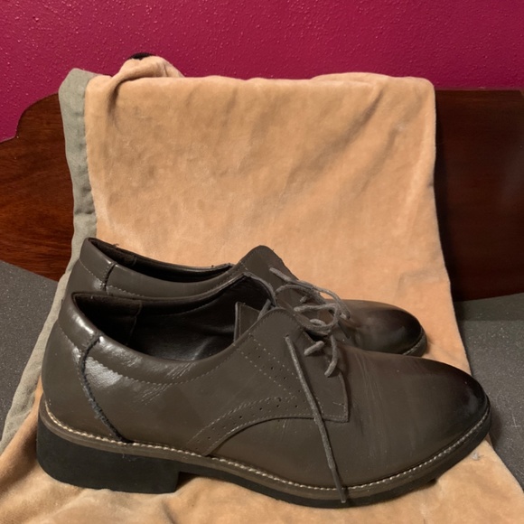 Tomboy Toes Downtown Dapper shoes - Picture 2 of 6